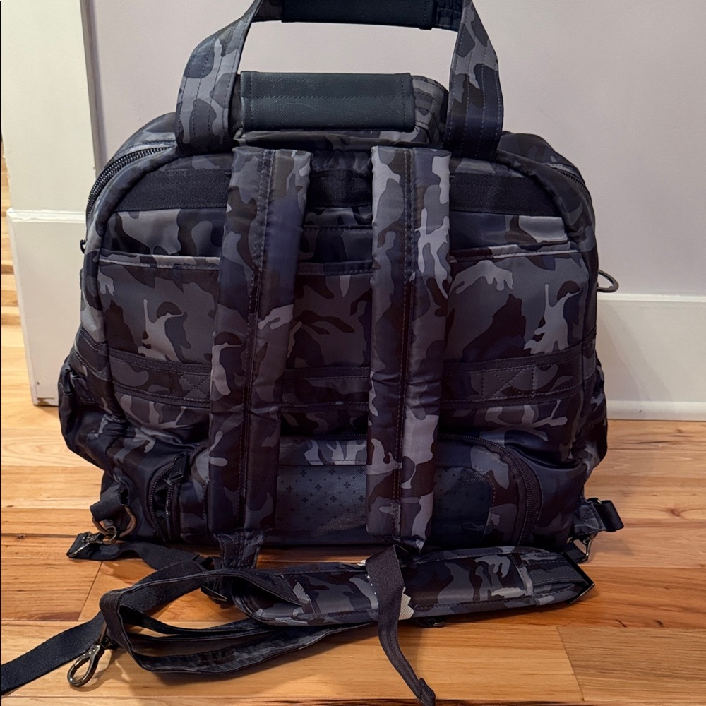Lug Boxer 2 - Blue Camo Overnight convertible Bag - Picture 2 of 6